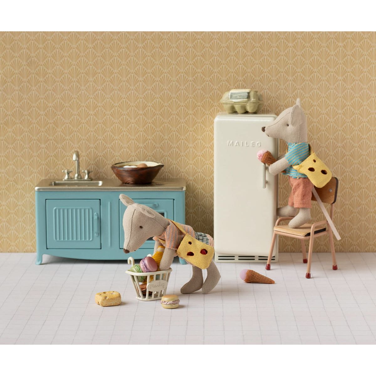 Maileg Little sister mouse with bag