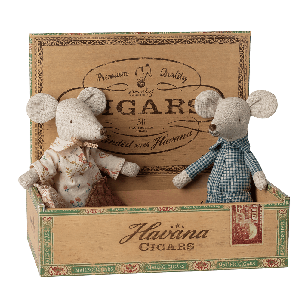 Maileg Grandma and Grandpa Mice in Cigarbox 26'