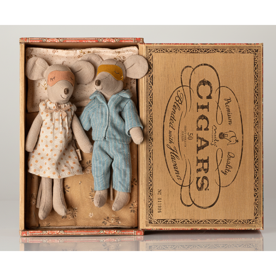 Maileg Mum & Dad In Cigar Box-2026
