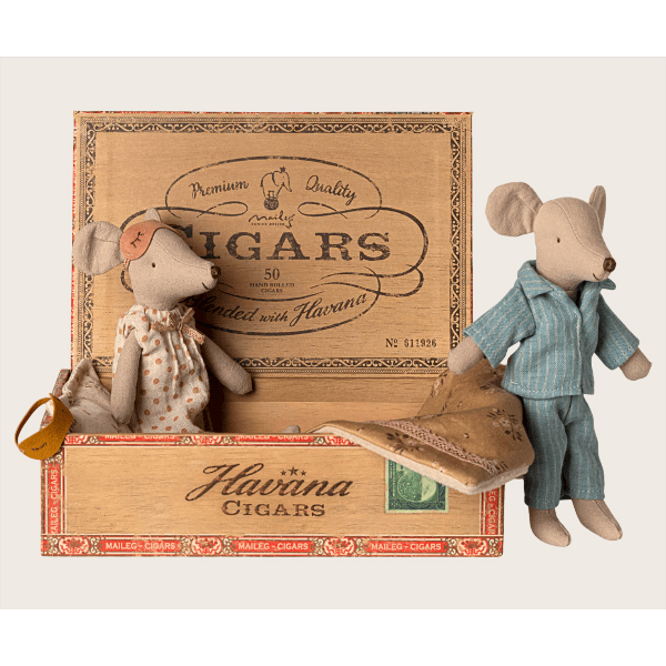 Maileg Mum & Dad In Cigar Box-2026